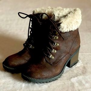 Cliffs by White Mountain boots with the fur